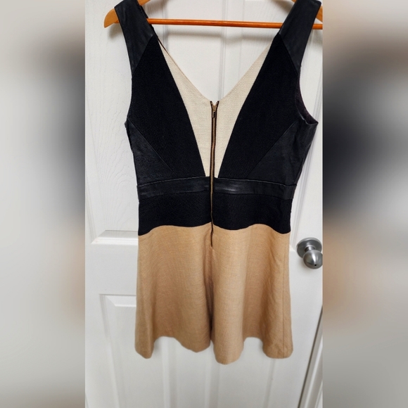 Dress - Picture 2 of 4